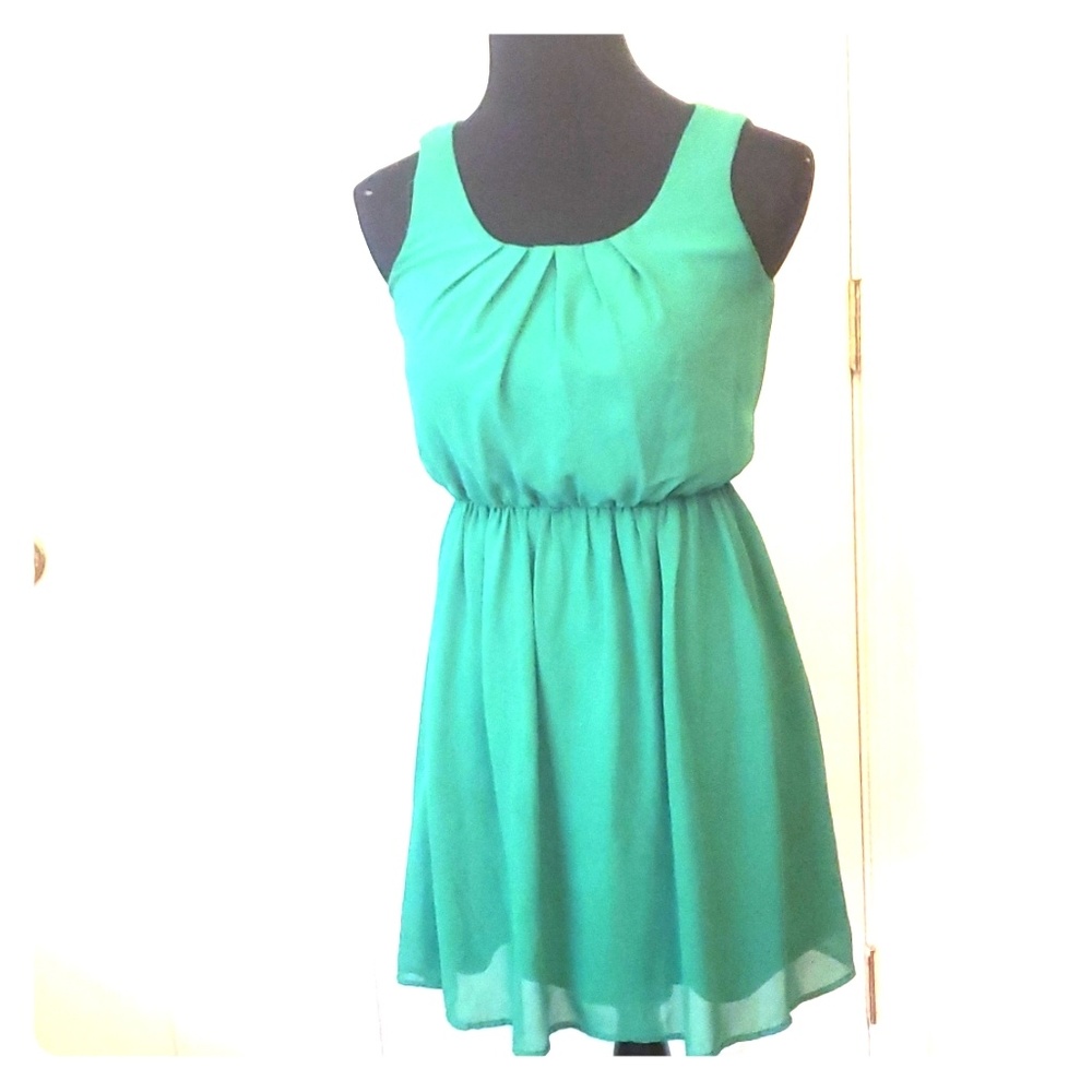 Green Sleeveless Dress